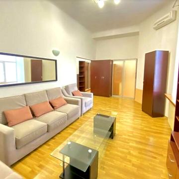 Богдана Хмельницького вул., 36