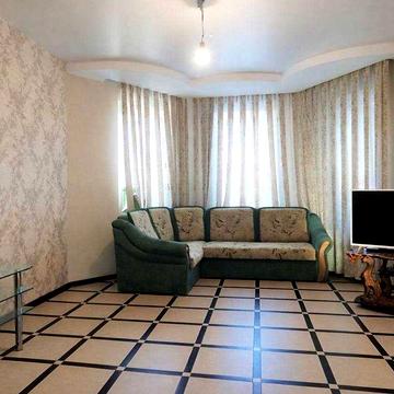 Продам будинок з ремонтом 227 м2,низька ціна, 10 соток,Торгмаш без %