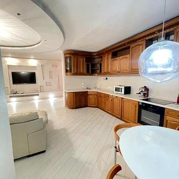 Здам 2.х квартиру м.Харьківська  Вишняківська 13