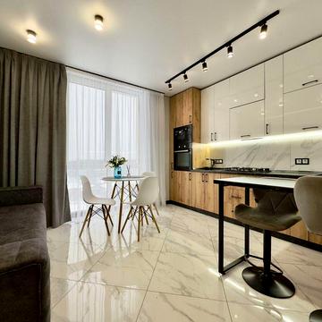 Оренда 1-к. дизайнерської квартири з гардеробом у новобудові