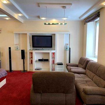 Сдам 1 комнатную квартиру в центре города , возле метро Университет