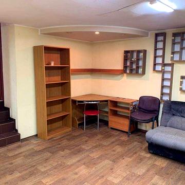 Сдам 2 комнатную квартиру в центре города , возле метро Университет