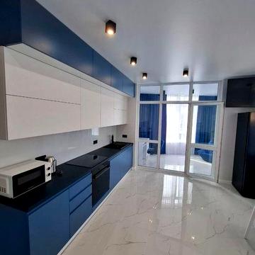 Пропонуємо вам 3х кімнатну квартиру на Виставці з сучасним ремонтом!