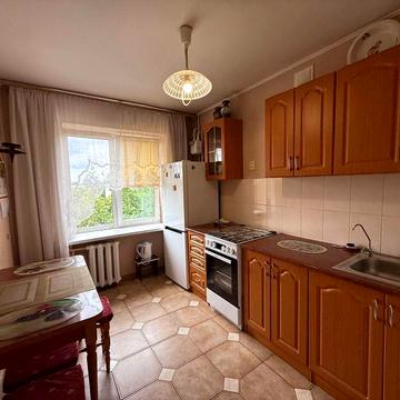 Здам 3х кімнатну квартиру на Озерній з косметичним ремонтом!