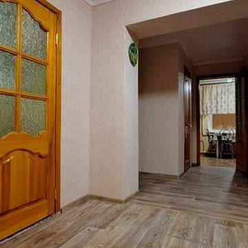 Простора велика квартира