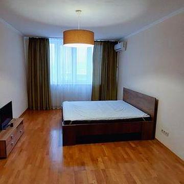 Сдам 2х комнатную Максимовича 3г,  метро  Васильковская,  жк 4 сезона