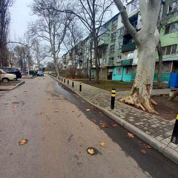 Продам трехкомнатную на Кирпично-Заводской.