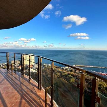 Видовая двушка с террасой на Каманина