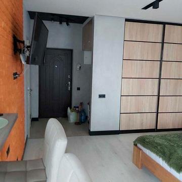 Без комиссии. Квартира от  Хозяйки, Квартира студио с ремонтом.