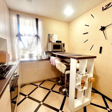 Янтарна вул., 32