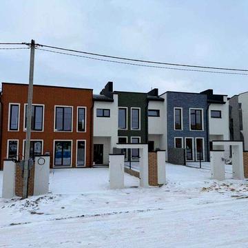 Продаж котеджів з міськими комнікаціями. Щасливе. БЕЗ КОМІСІЇ ! ! !