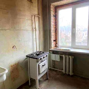 Продам 1к. Під ремонт, 15000