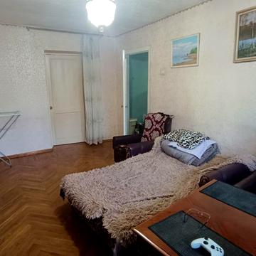 Енергетиків вул., 8