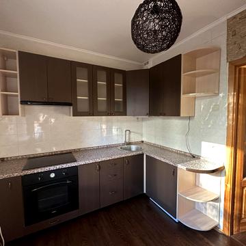 Василя Стуса вул., 24