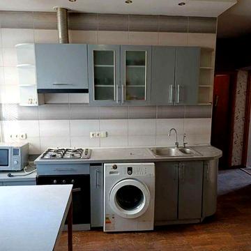 3к сталінка, 5хв метро Захисників України