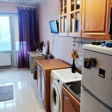 1к квартира з балконом Воробйові гори м.Академіка Павлова