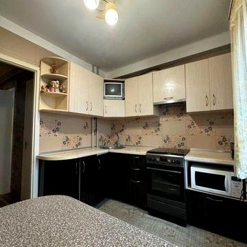 3-кімнатна квартира на Космосі.