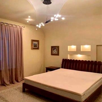 Здам 4х кімнатну квартиру в центрі