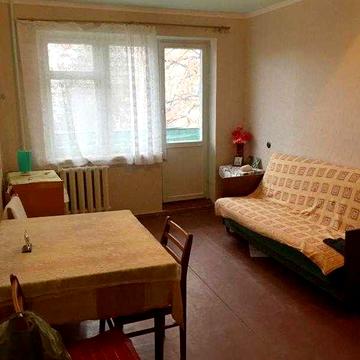 Продам 1 комн квартиру возле парка Зустрiч,  по ул. Байрона