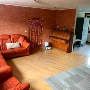 Напівособняк з РЕМОНТОМ!