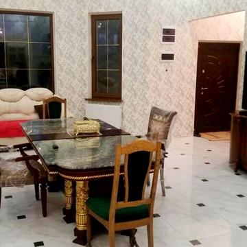 Юхима Геллера вул. (Жовтневої Революції), 2