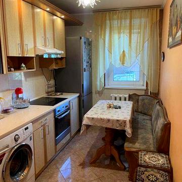 Сдам 3-х комнатную квартиру Инглези/ Небесной Сотни