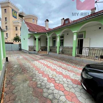 Продаж будинку в центрі міста!