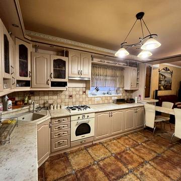 Продам будинковолодіння Центр Берегово