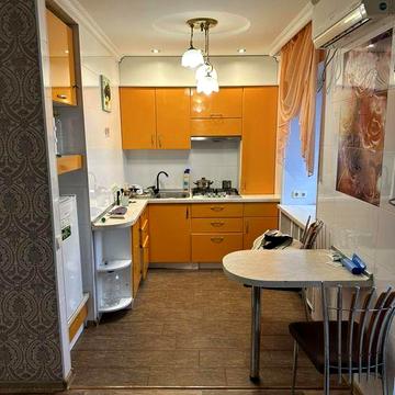 Цент вільна вул Стрітенська