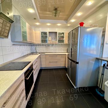 Дмитра Чижевського вул. (Петра Чаадаєва), 2