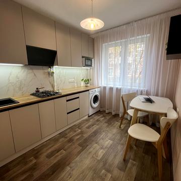 Мокра вул. (Кудряшова), 6