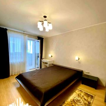 Тарасівська вул., 20