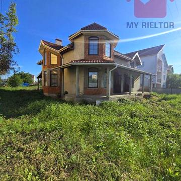 Продаж просторого будинку в Минаї!