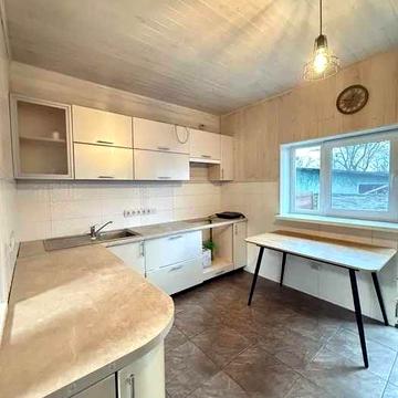 Частина будинку в сел. Гостомель 65 кв.м на 1,80 сотках