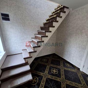 Продаж 2-поверхового будинку з ремонтом