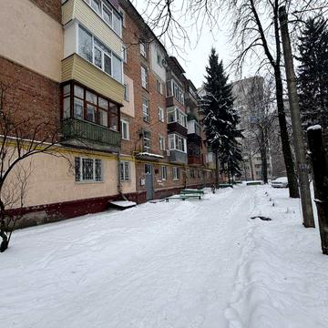 Продам 2-шку в центрі міста біля парку