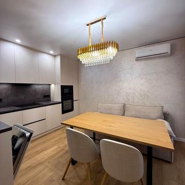 Богдана Хмельницького вул., 94