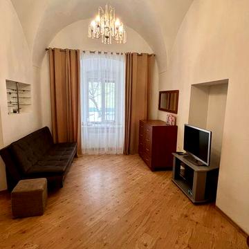 Здається в довготривалу оренду 2 км квартира власник