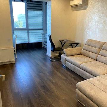 Своя! Здам  2к квартиру ЖК Besthouse