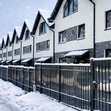 Таунхаус 120 м² з газом, міськими комунікаціями та власним паркомісцем