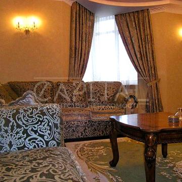 оренда 3 кімнатної квартири вул. Евгена Коновальця 32Г