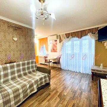 Двокімнатна квартира, центр! Світло не вимикають!