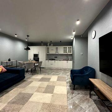 Топ пропозиція з ремонтом . Басейн . Закрита територія