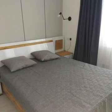 Продаєм 2-х кім квартиру Обухів. м-н Соснова 2, середній поверх.