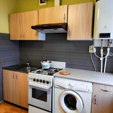 м Святошин, 1-а квартира,  пр-т Берестейський, 106/2