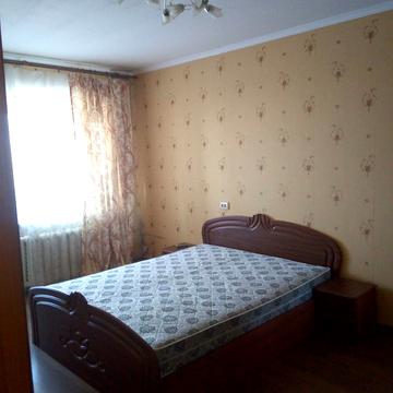 Небесної Сотні просп. (Маршала Жукова), 12