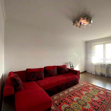 Трикімнатна квартира в р-ні автостанції на вул. Костомарова