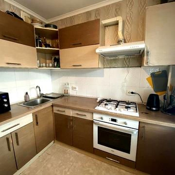 1к Момота 42 з меблями