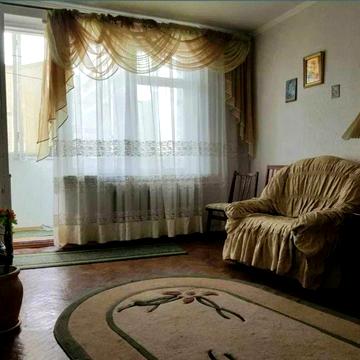 Видова 1 к. Празька, 17 Дніпровський район, Ленінградська площа