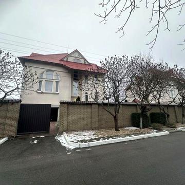 Продам 3-поверховий будинок Петропавлівська Борщагівка VD